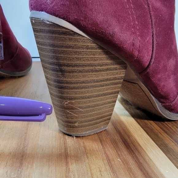 Breckellle's Wine / Maroon Colored Heather Ankle Booties vegan Size 8.5 - Picture 13 of 16